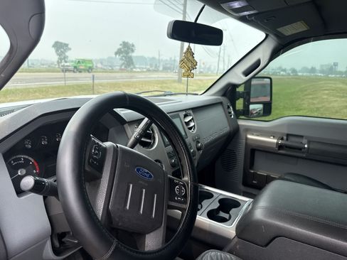 Used 2016 Ford F250 XLT w/ FX4 Off-Road Package AWD/4WD image 6