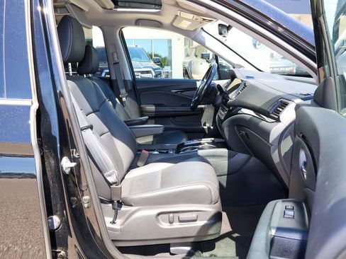 Used 2022 Honda Pilot Touring image 32