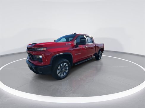Used 2024 Chevrolet Silverado 2500 Custom w/ Custom Value Package image 4