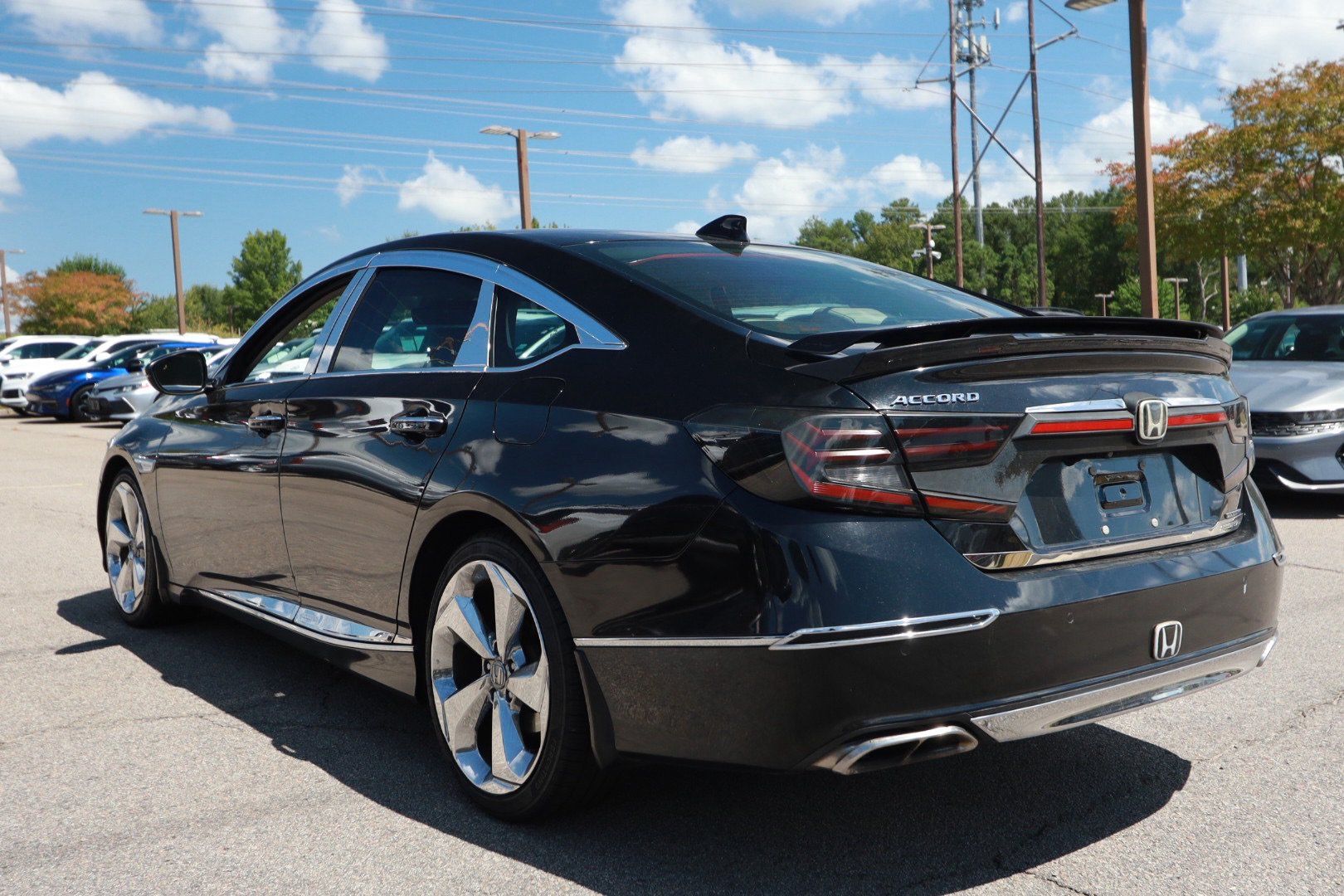 Used 2018 Honda Accord Touring image 3