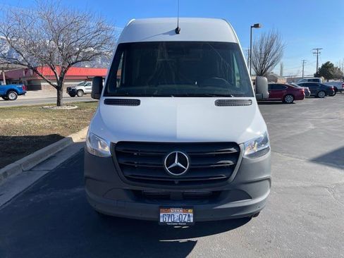 Used 2023 Mercedes-Benz Sprinter 2500 image 2