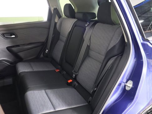 Used 2023 Nissan Rogue SV image 29