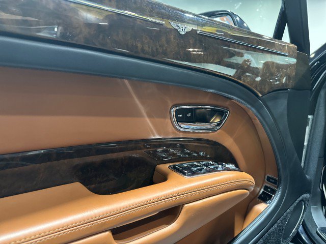 Used 2011 Bentley Mulsanne RWD image 42