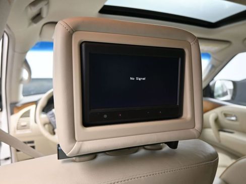 Used 2014 INFINITI QX80 4WD w/ Theater Package image 28