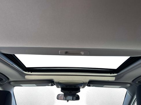 Used 2022 Toyota RAV4 XLE w/ Convenience Package FWD image 18