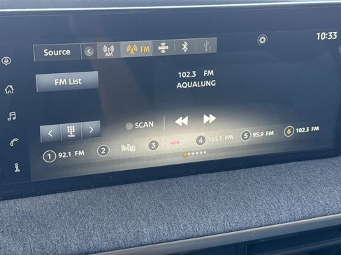 Used 2025 Nissan Kicks SV FWD image 17