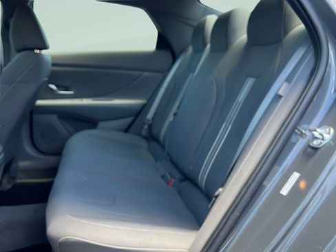 Certified 2025 Hyundai Elantra Sport FWD image 9