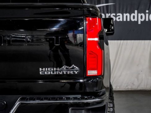 Used 2024 Chevrolet Silverado 2500 High Country w/ High Country Premium Package AWD/4WD image 44