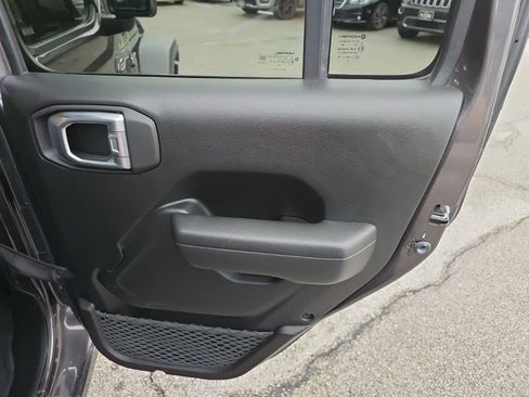 Used 2022 Jeep Wrangler Unlimited Sport AWD/4WD image 17