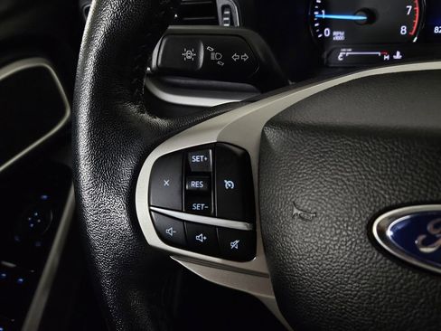 Used 2022 Ford Explorer XLT w/ Equipment Group 202A image 19