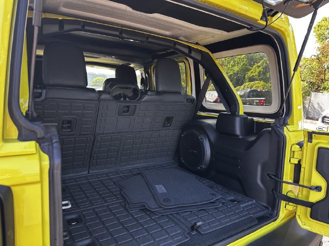 Used 2024 Jeep Wrangler Unlimited Rubicon AWD/4WD image 41