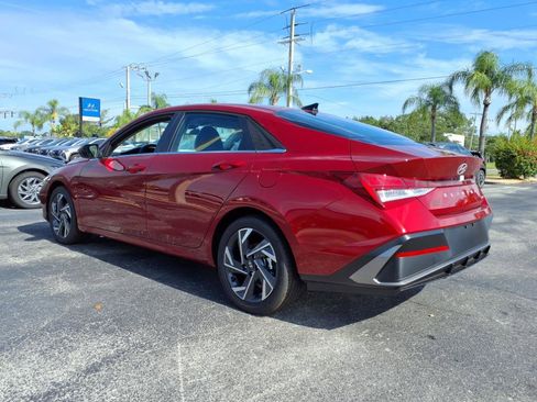 New 2025 Hyundai Elantra Limited image 5