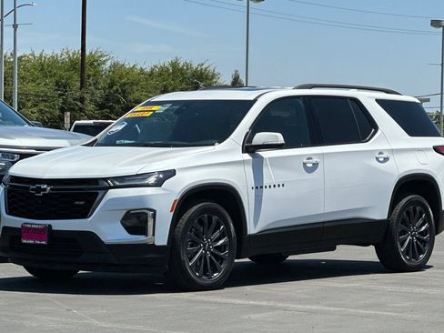 Used 2023 Chevrolet Traverse RS w/ LPO, Cargo Package AWD/4WD image 9