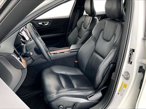 Certified 2023 Volvo S60 B5 Plus w/ Climate Package AWD/4WD image 33