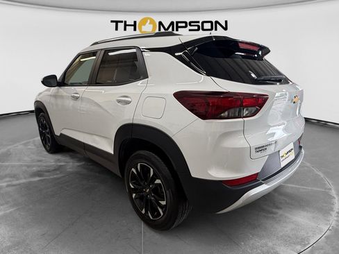 Used 2023 Chevrolet TrailBlazer LT FWD image 3