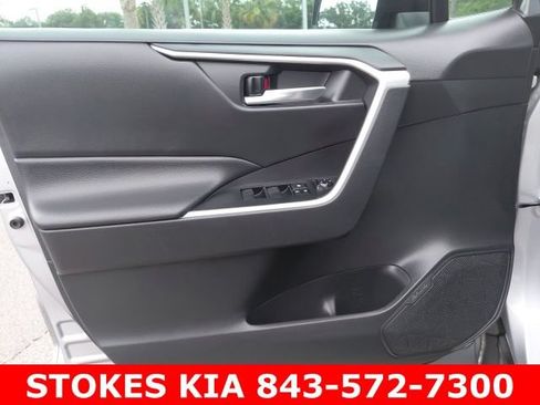 Used 2021 Toyota RAV4 XLE FWD image 20