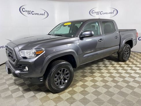 Certified 2023 Toyota Tacoma SR5 image 3