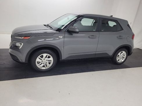 Used 2021 Hyundai Venue SE FWD image 2