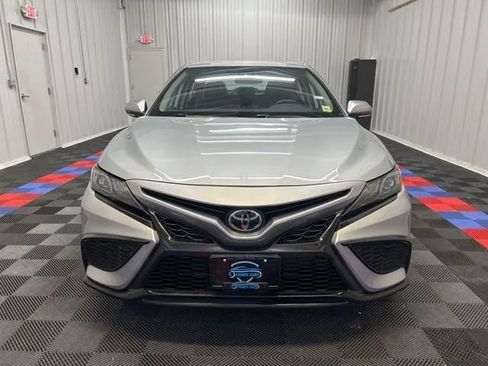 Used 2022 Toyota Camry SE image 7
