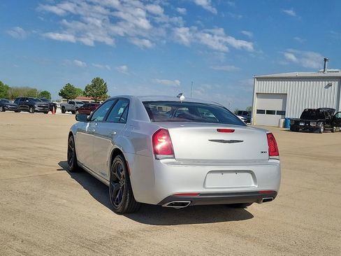 Used 2023 Chrysler 300 Touring w/ Sport Appearance Package RWD image 4