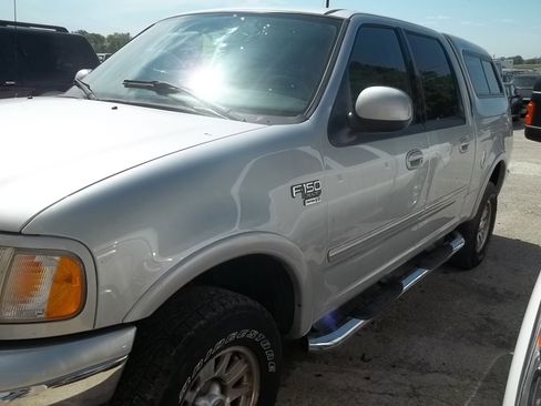 Used 2003 Ford F150 XLT image 3