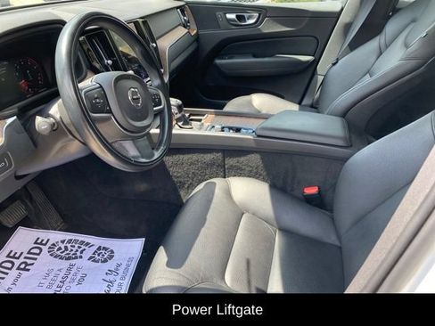 Used 2021 Volvo XC60 T5 Momentum w/ Protection Package Premier AWD/4WD image 5