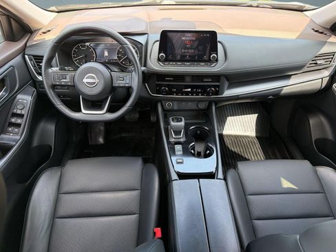Used 2023 Nissan Rogue SV w/ SV Premium B Package FWD image 16