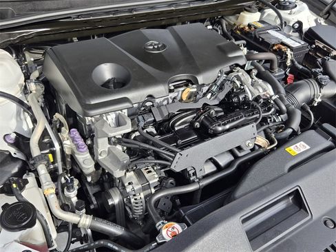 Used 2019 Toyota Camry SE image 17