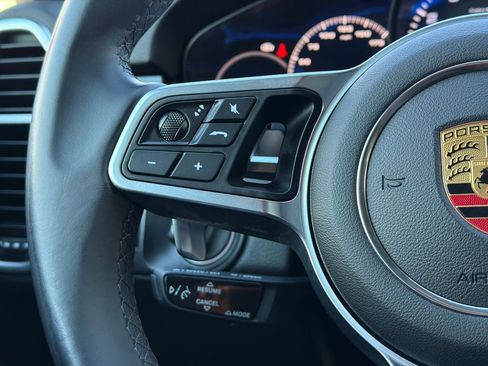 Used 2021 Porsche Cayenne Coupe image 23