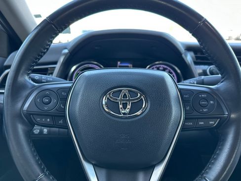 Certified 2020 Toyota Camry SE image 22