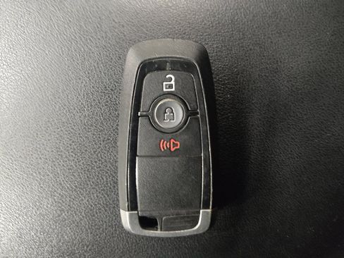 Used 2024 Ford Edge SEL image 32