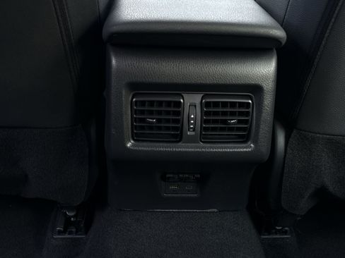 Used 2025 Toyota Camry SE FWD image 23