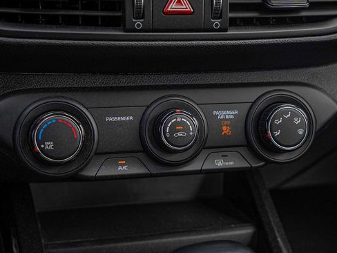 Used 2020 Kia Forte GT-Line image 19