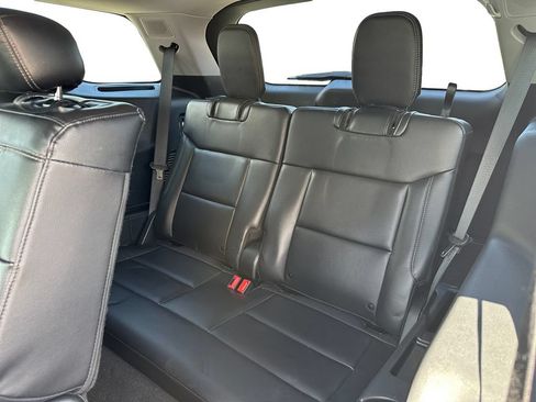 Used 2023 Ford Explorer Limited AWD/4WD image 12