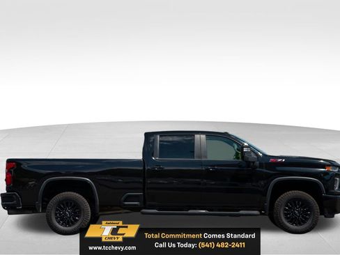 Used 2022 Chevrolet Silverado 2500 LTZ w/ LTZ Plus Package AWD/4WD image 5