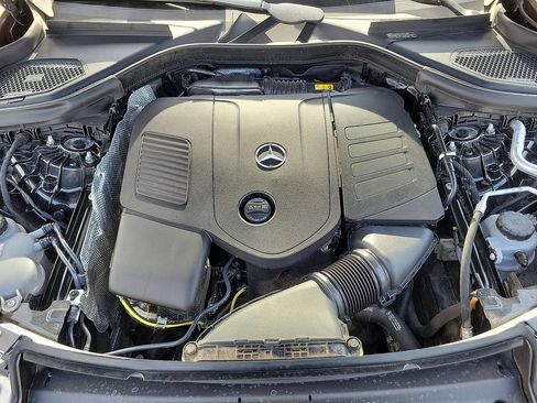 Used 2024 Mercedes-Benz GLC 300 4MATIC image 10