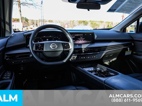 Certified 2025 Nissan Murano SV image 24