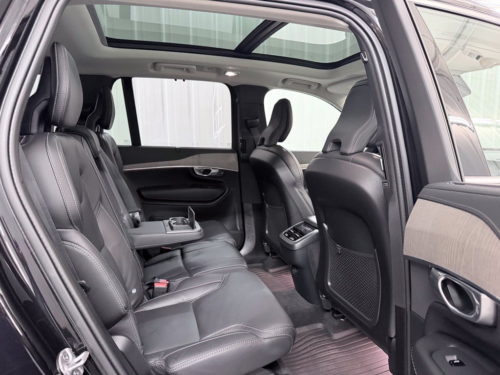 Used 2024 Volvo XC90 B6 Ultimate w/ Protection Package Premier AWD/4WD image 32