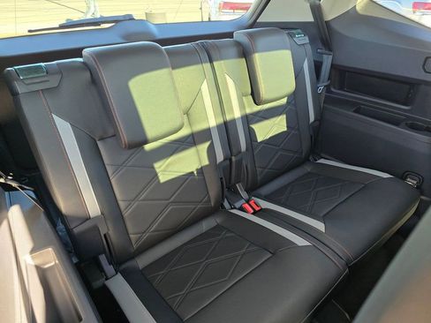 New 2026 Volkswagen Atlas Peak Edition AWD/4WD image 14