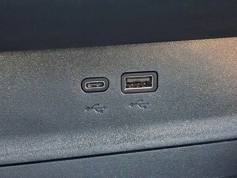 Used 2026 Chevrolet Equinox LT w/ Safety and Technology Package AWD/4WD image 17
