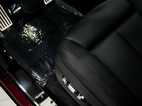 Used 2025 Rolls-Royce Cullinan image 13