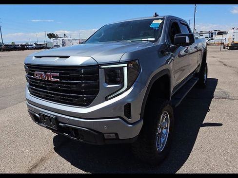 Used 2024 GMC Sierra 1500 Elevation w/ Elevation Premium Package AWD/4WD image 3