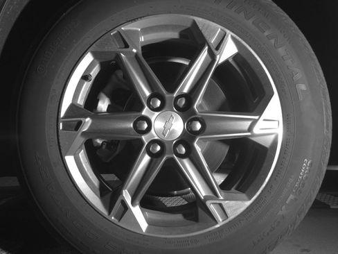 Used 2025 Chevrolet Blazer LT image 11