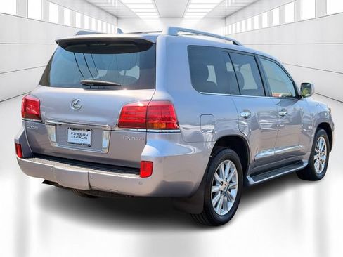 Used 2008 Lexus LX 570 4WD w/ Technology Pkg image 5