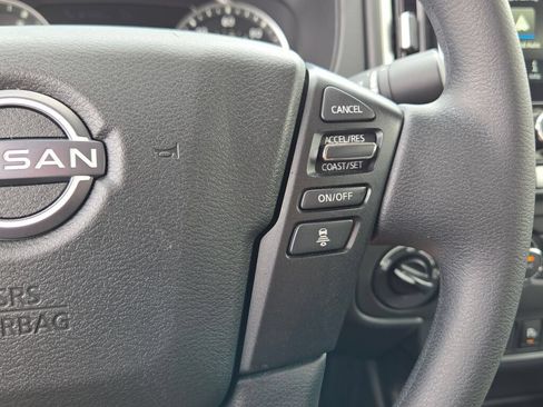 Used 2025 Nissan Frontier SV AWD/4WD image 28