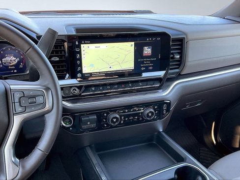 Used 2026 Chevrolet Silverado 2500 LTZ w/ LTZ Premium Package image 6