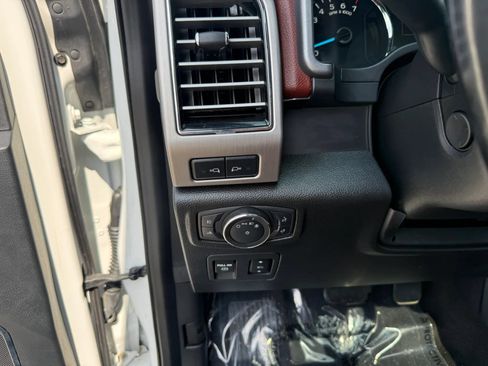 Used 2020 Ford F150 Platinum w/ Technology Package AWD/4WD image 23