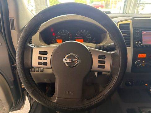 Used 2018 Nissan Frontier SV w/ Value Truck Package AWD/4WD image 7