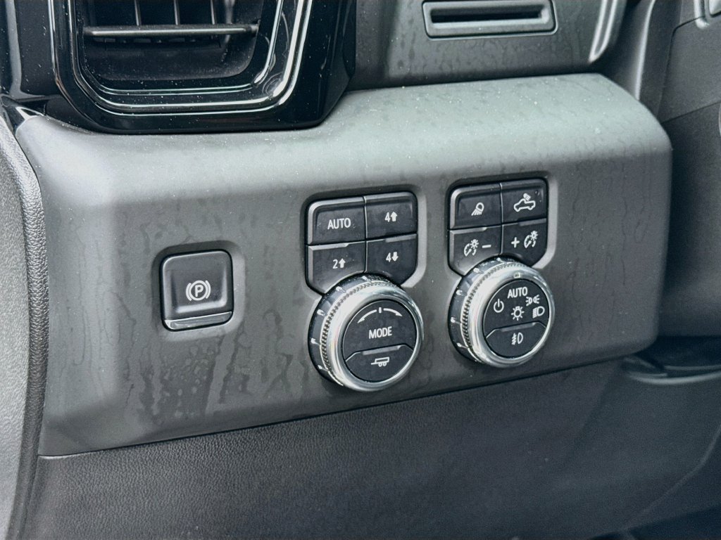 Used 2025 GMC Sierra 1500 AT4 AWD/4WD image 12
