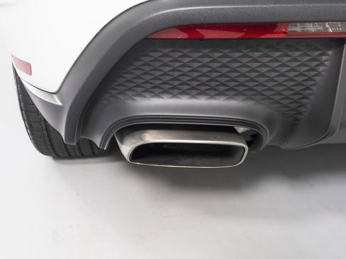 Certified 2026 Porsche Macan AWD/4WD image 43